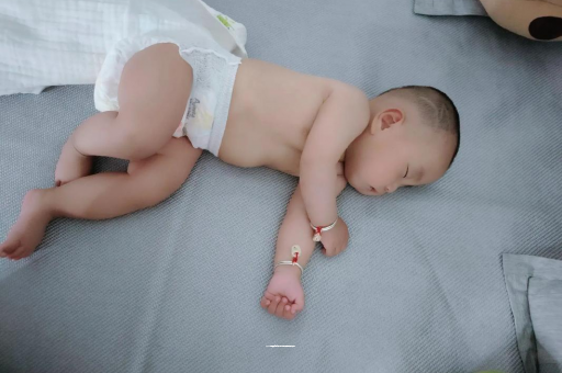 湖南宝宝口水多怎么回事